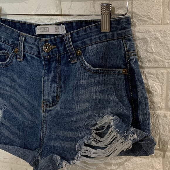 EXCELLENT CONDITION HIGH RISE DENIM SHORTS | MEDIUM BLUE WASH | CHEEKY MODERN ES - Picture 3 of 5